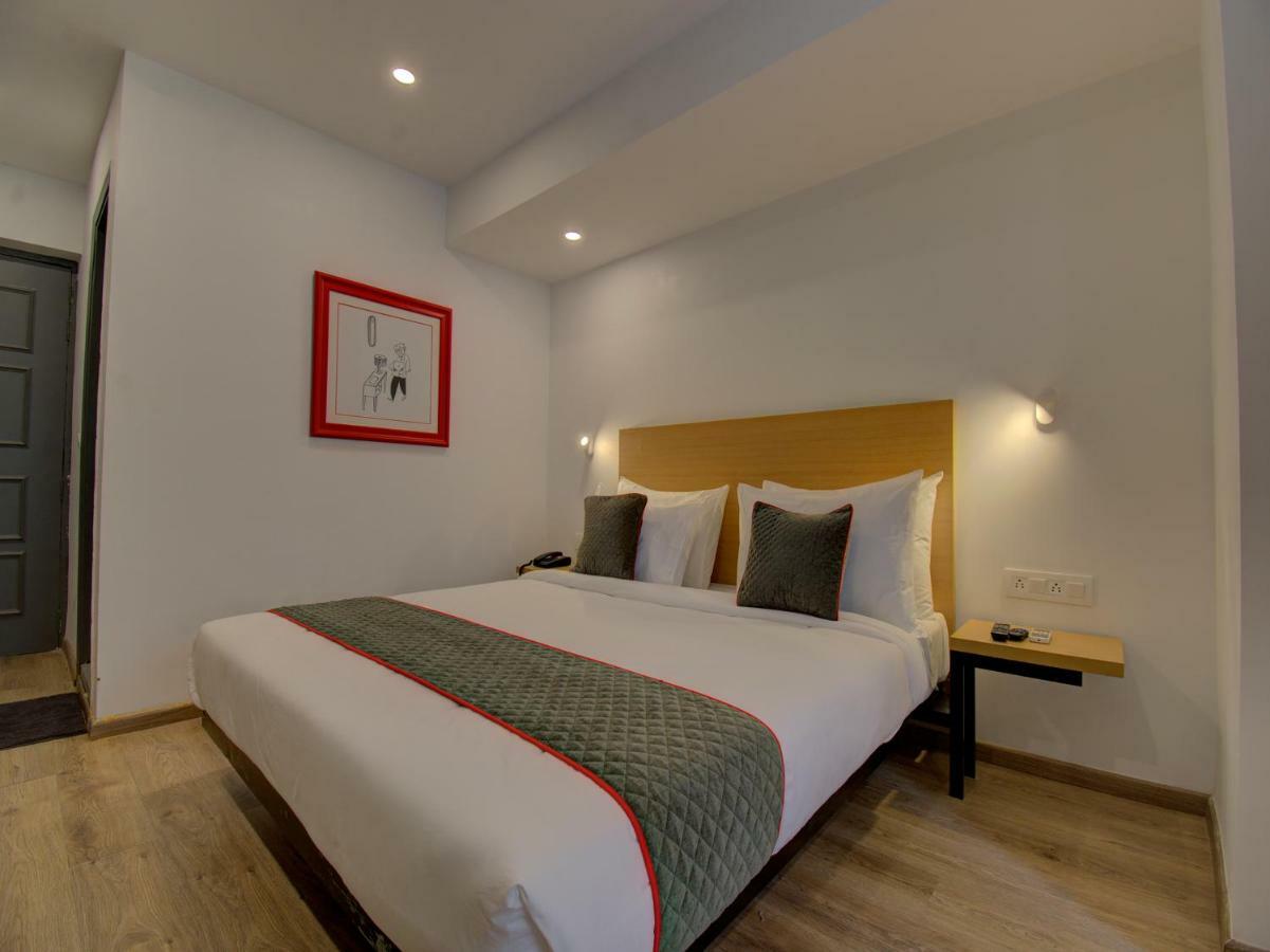Oyo Townhouse 150 Shreyas Colony Ahmedabad Exterior photo