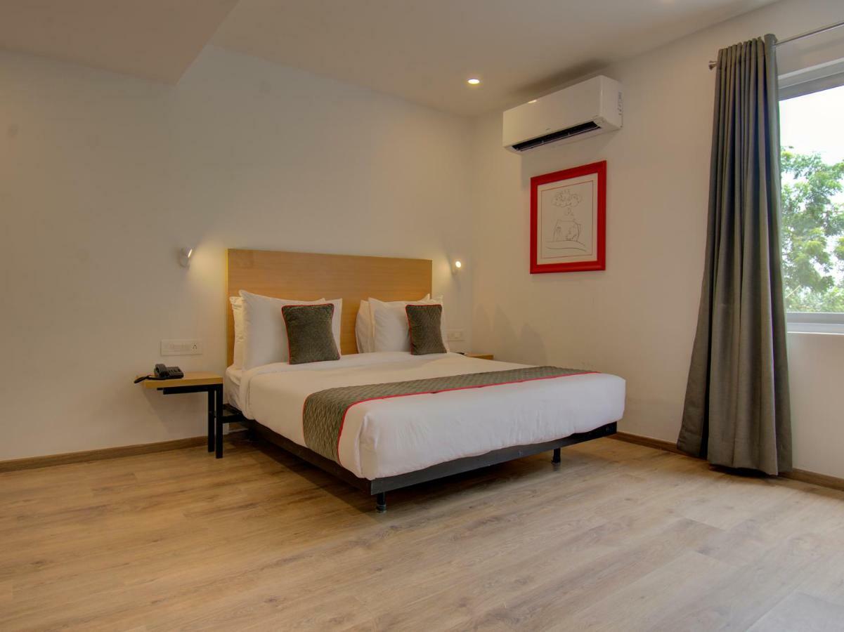 Oyo Townhouse 150 Shreyas Colony Ahmedabad Exterior photo