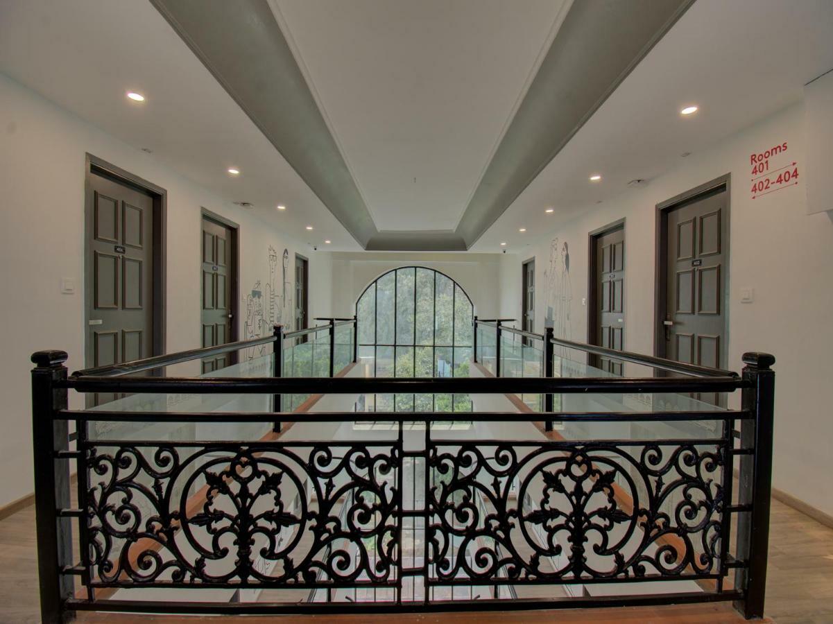 Oyo Townhouse 150 Shreyas Colony Ahmedabad Exterior photo