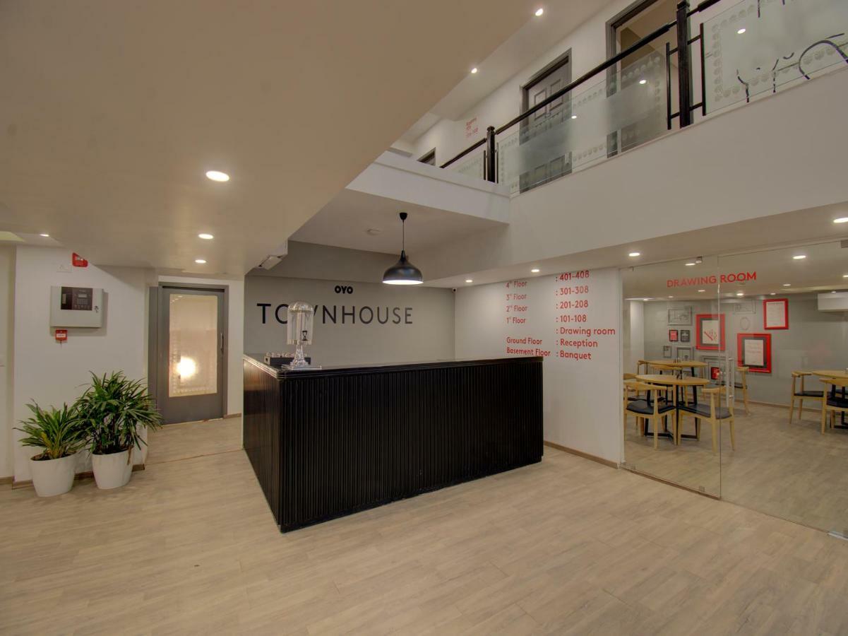 Oyo Townhouse 150 Shreyas Colony Ahmedabad Exterior photo