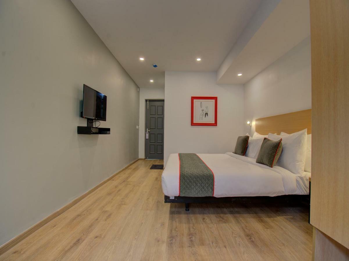 Oyo Townhouse 150 Shreyas Colony Ahmedabad Exterior photo