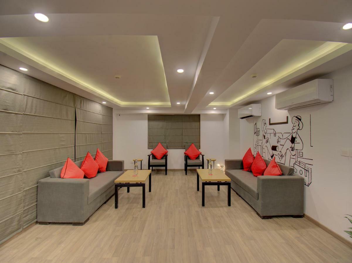 Oyo Townhouse 150 Shreyas Colony Ahmedabad Exterior photo