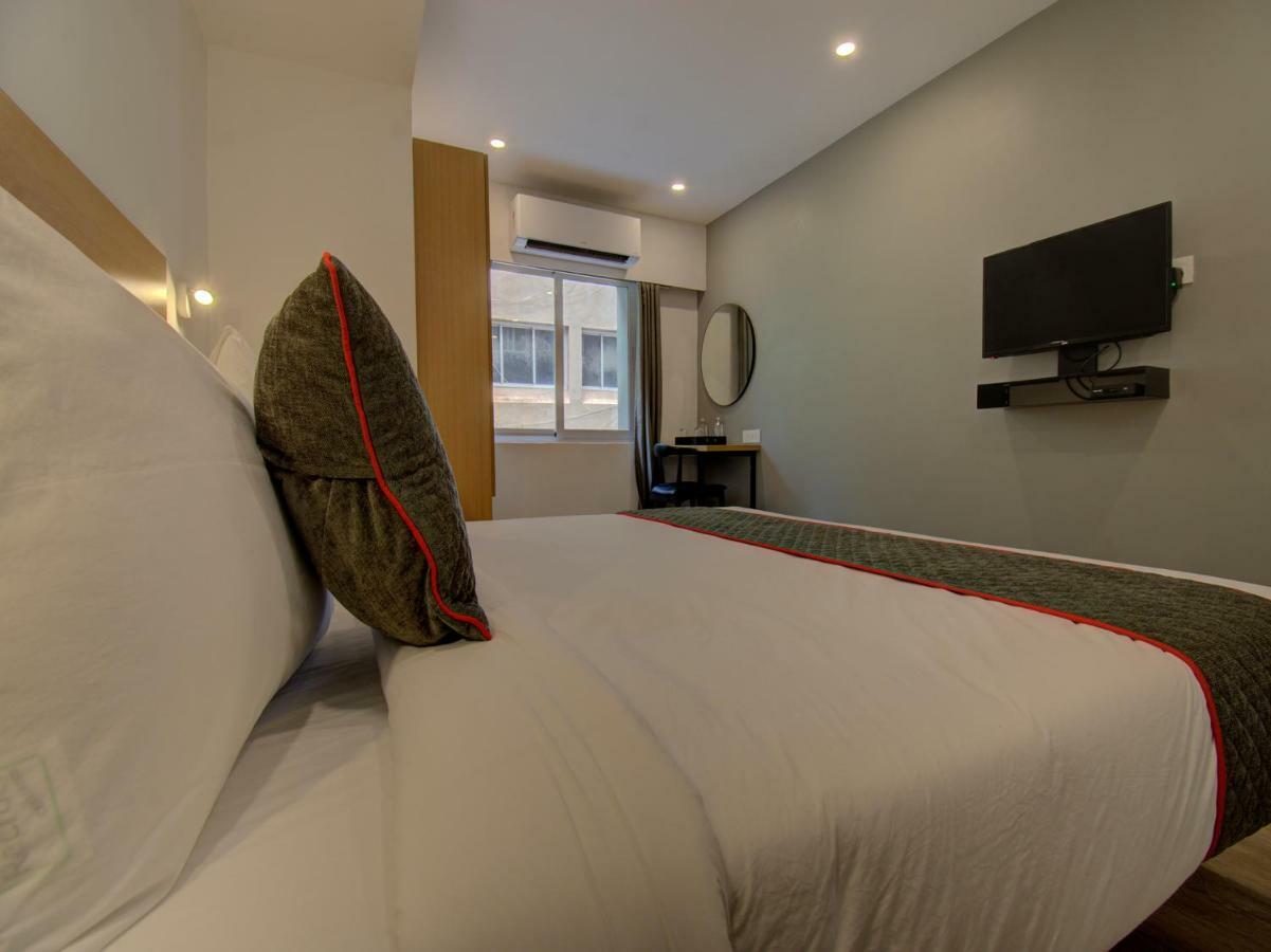 Oyo Townhouse 150 Shreyas Colony Ahmedabad Exterior photo