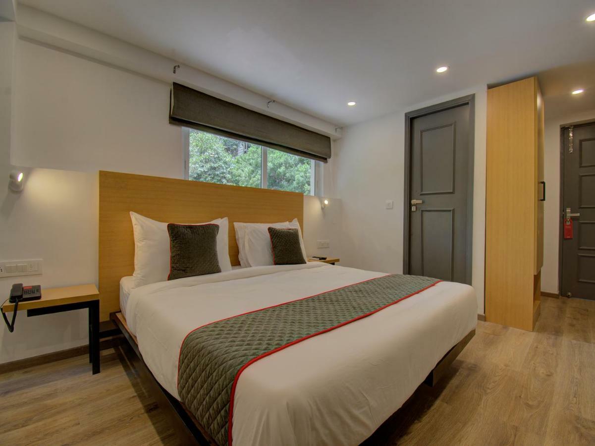 Oyo Townhouse 150 Shreyas Colony Ahmedabad Exterior photo
